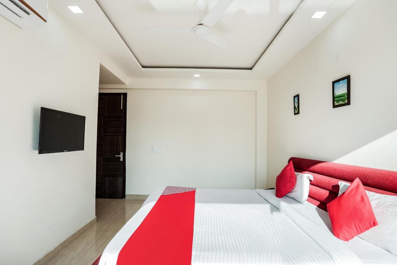 Oyo 65118 Hotel Vatika Gurgaon Extérieur photo